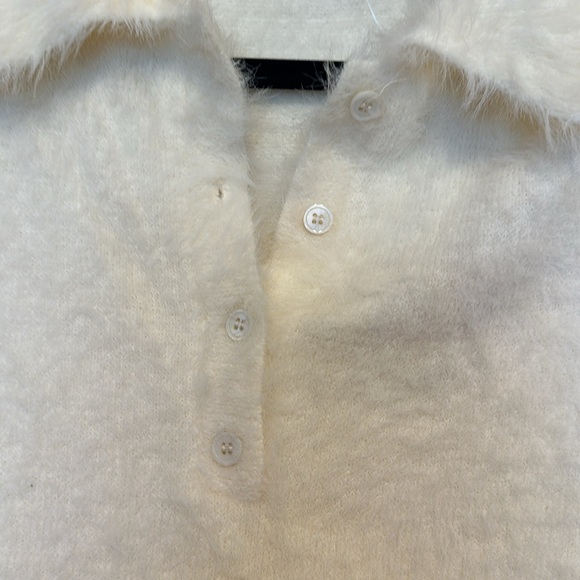 Forever 21 crop fuzzy sweater - Picture 4 of 8